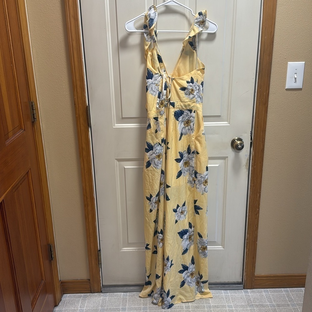 NWT J.O.A. Floral Ruffled Butter Yellow Jumpsuit size L - Picture 2 of 7